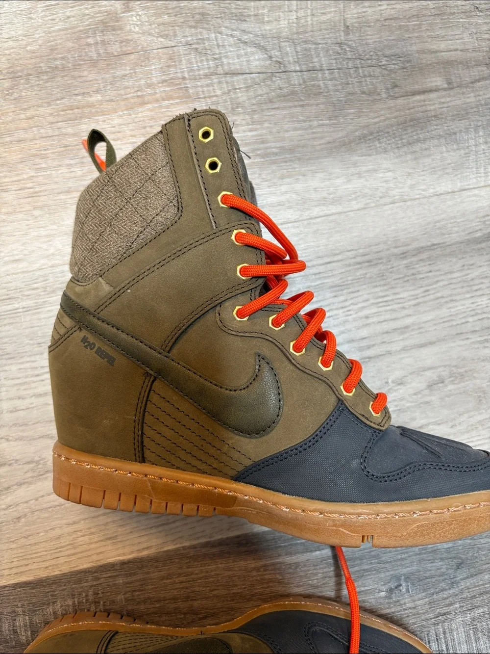 Nike Women's Brown and Orange Wedge Sneaker